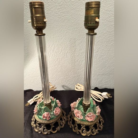 Two Vintage Capodimonte-style Porcelain and Brass Accent Lamps Read Description* - Picture 1 of 13